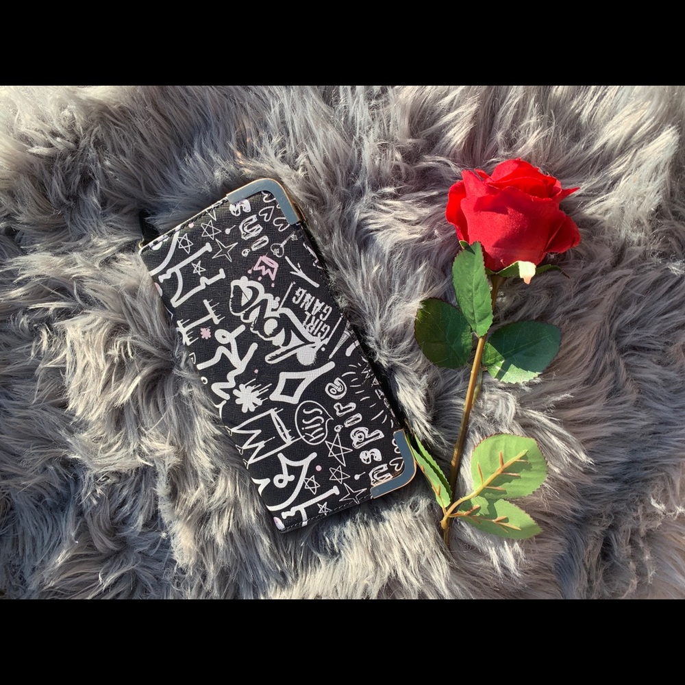 Black and white themed wallet